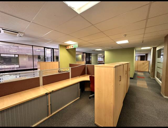 7,410M² OFFICE TO LET IN PARKTOWN